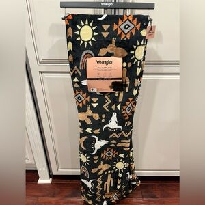 Wrangler Twin Ultra Soft Plush Blanket in Black and Tan